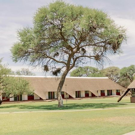Okahandja Country Hotel מראה חיצוני תמונה