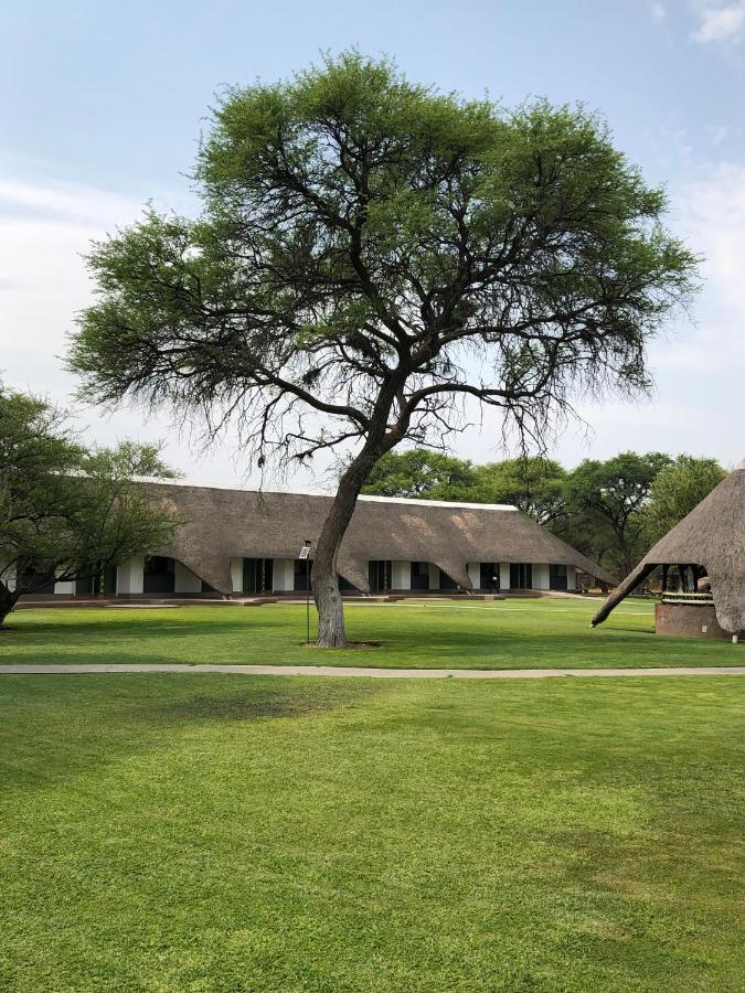 Okahandja Country Hotel מראה חיצוני תמונה