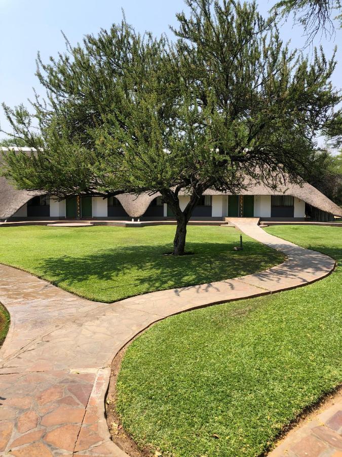 Okahandja Country Hotel מראה חיצוני תמונה