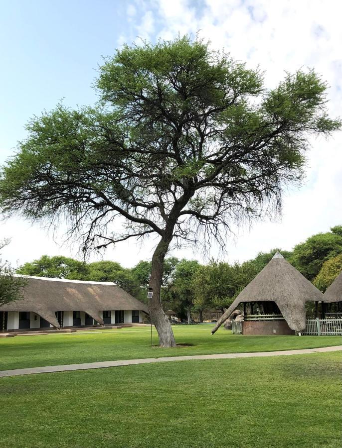 Okahandja Country Hotel מראה חיצוני תמונה