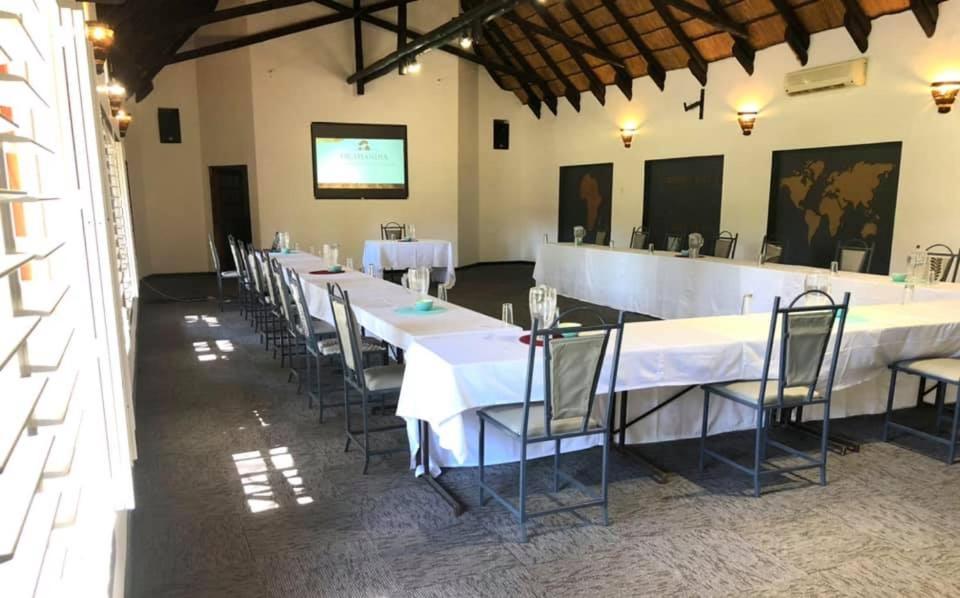 Okahandja Country Hotel מראה חיצוני תמונה