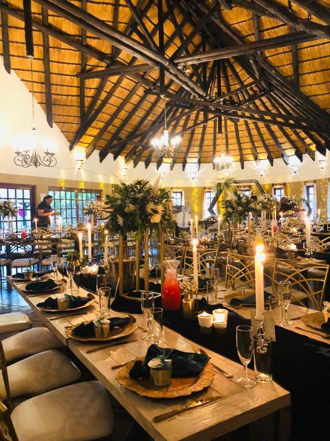 Okahandja Country Hotel מראה חיצוני תמונה