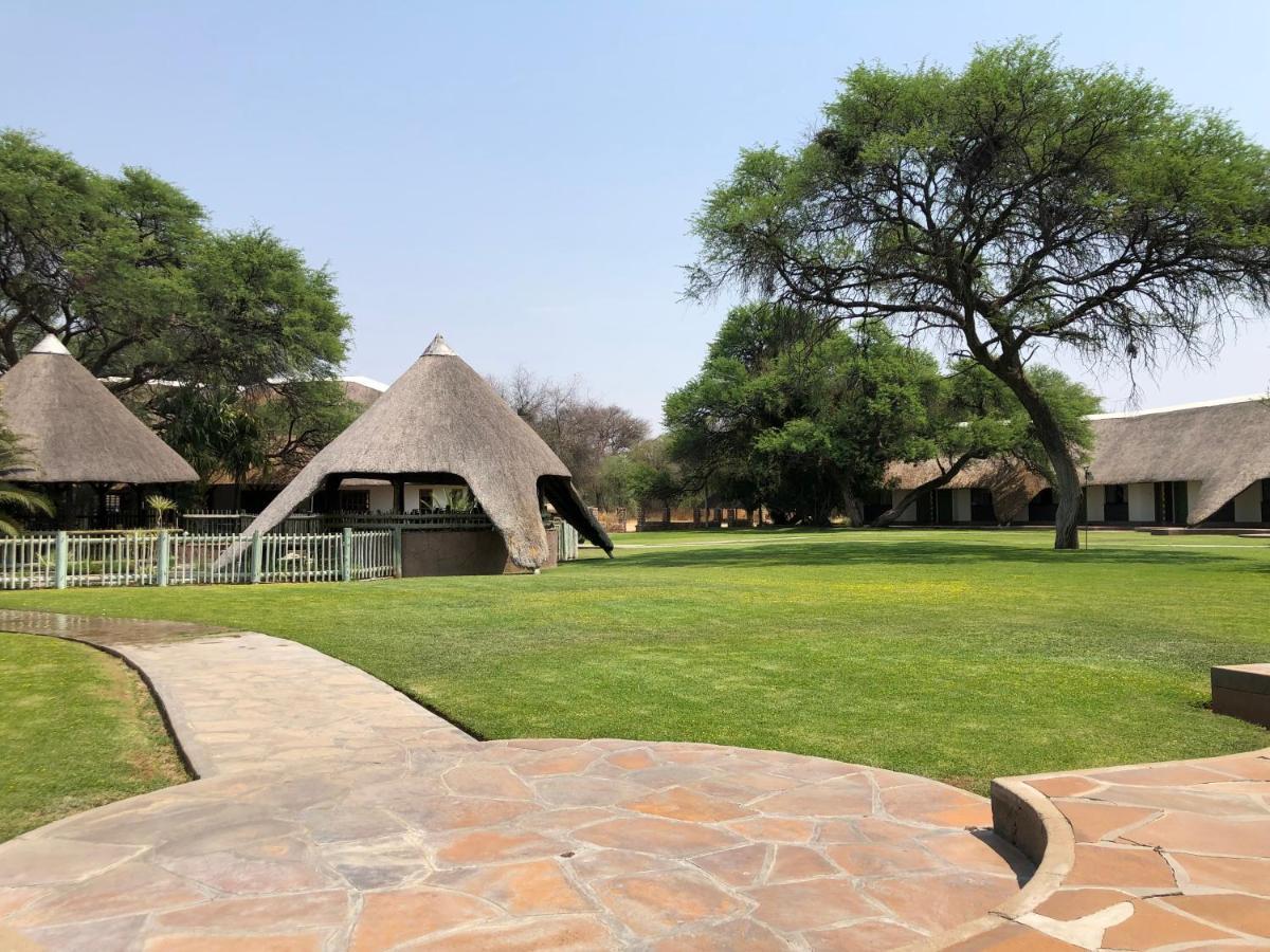 Okahandja Country Hotel מראה חיצוני תמונה