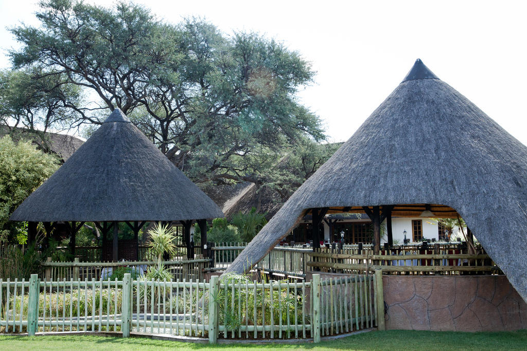 Okahandja Country Hotel מראה חיצוני תמונה