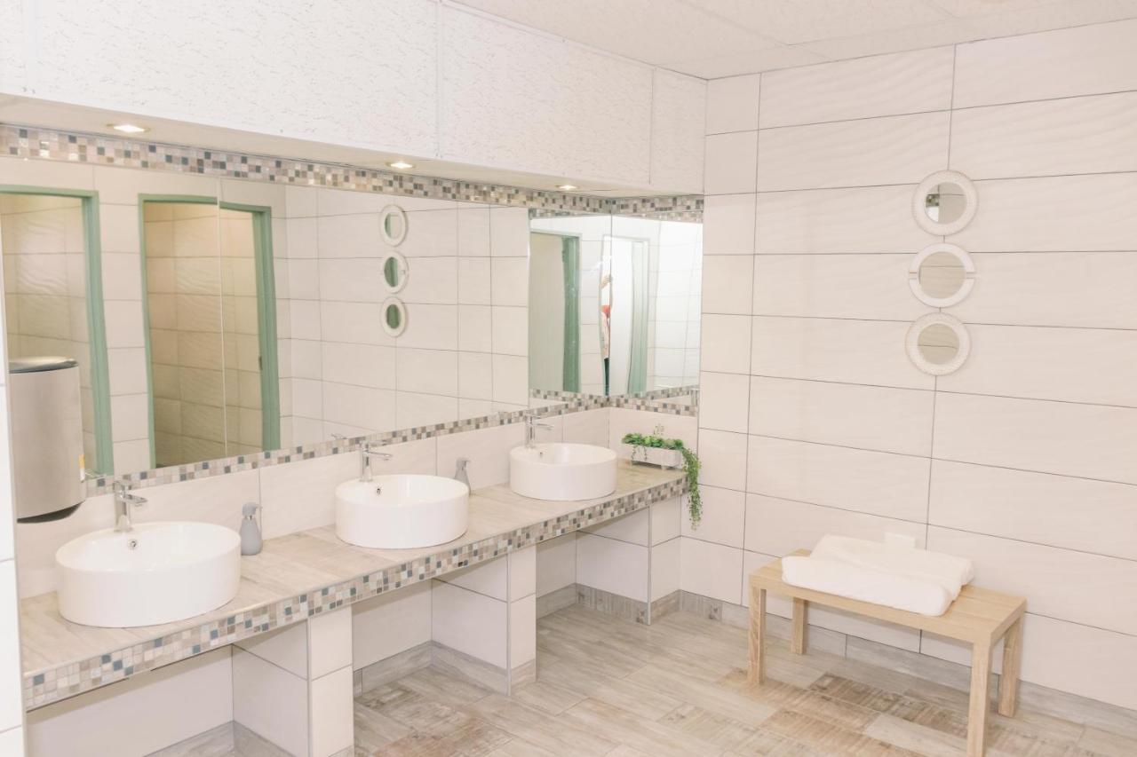 Okahandja Country Hotel מראה חיצוני תמונה