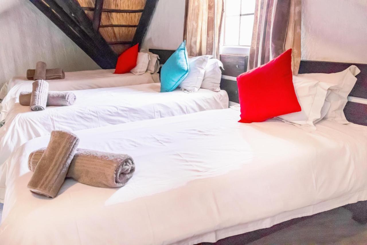 Okahandja Country Hotel מראה חיצוני תמונה